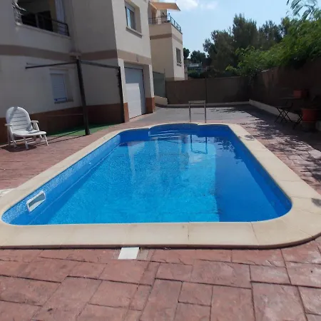 Los Jardines Piscina Privada Cunit