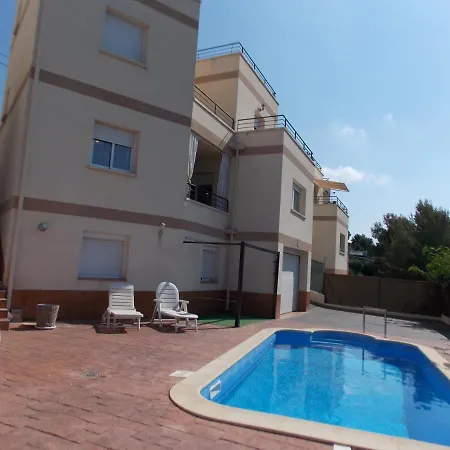 Los Jardines Piscina Privada * Cunit